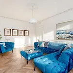 Heart Of Edinburgh City Centre 3 Bed Georgian Apt
